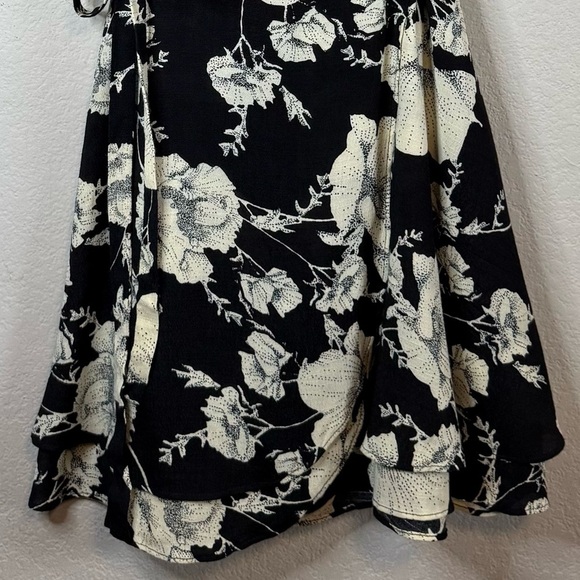 Free People French Quarter Black & Cream Floral Wrap Mini Dress Size Medium - Picture 4 of 13